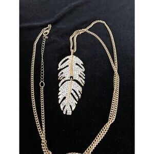 Vintage Rare Crystal Rhinestone Leaf Pendant Necklace On 40” Curb Link Chain